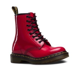 Doc Marten boots, Red Patent Lamper